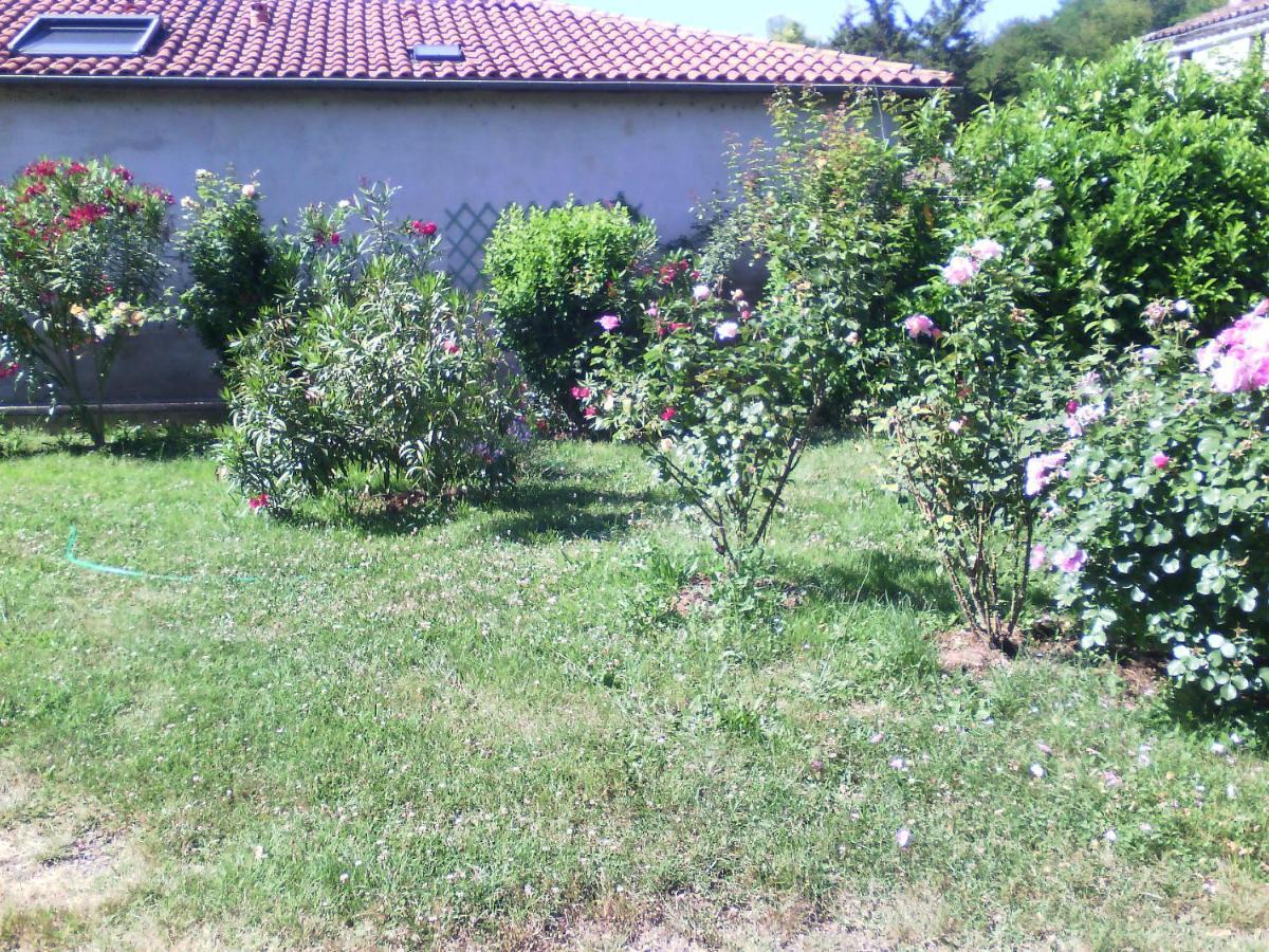 L'Ancien Patronage Affittacamere Caumont-sur-Garonne Esterno foto